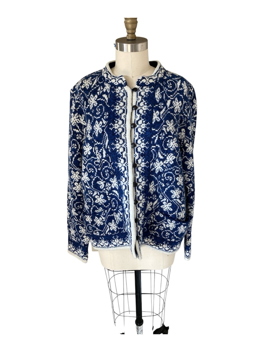 Nordic Scandinavian style blue and white 100% wool sweater cardigan Size XXL